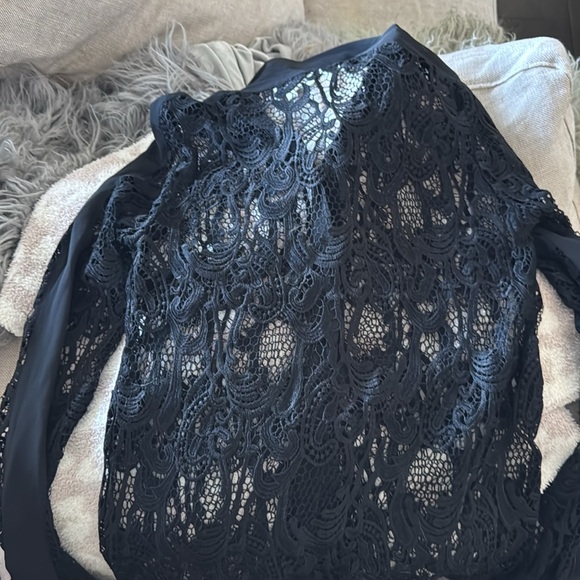 Beautiful button down lace top. - Picture 5 of 5